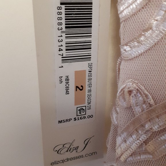 Dress - Picture 4 of 4